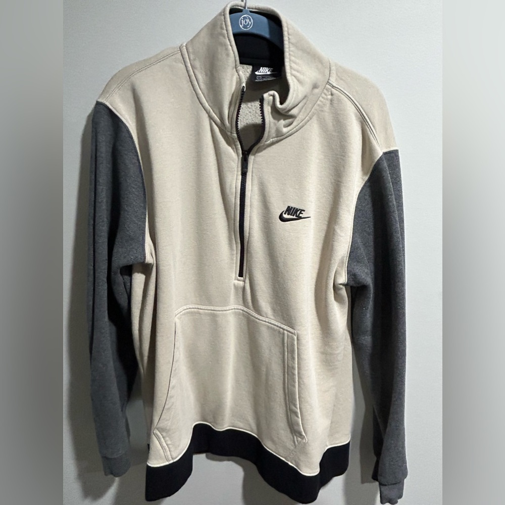 Nike 1/4 zip sweatshirt size Large.